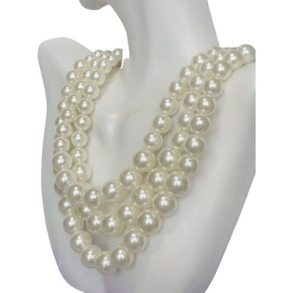 Women’s 3 Tier Classic White Faux Pearl Statement Layered Vintage Necklace 19” - Picture 1 of 11